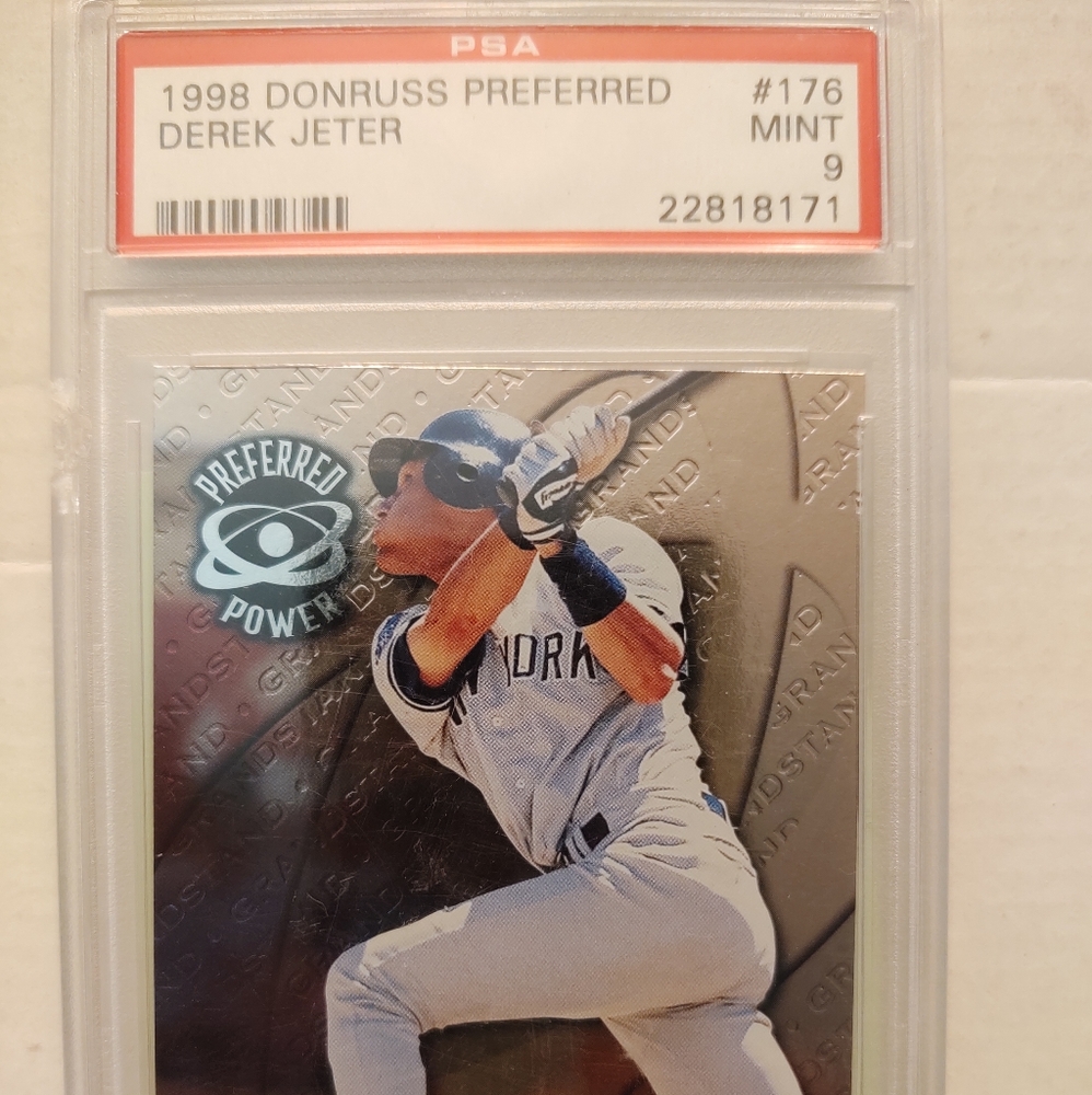 DEREK JETER - HALL OF FAMER